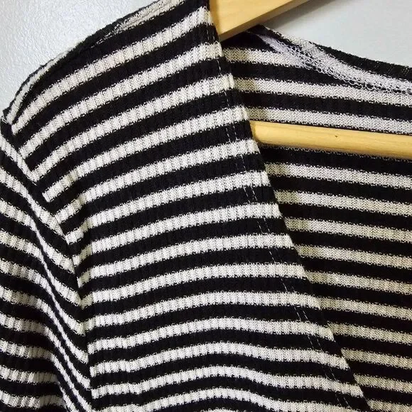 EUC LUCKY BRAND DEEP V NECK STRIPED HALF SLEEVES RIBBED TOP SIZE XL - Picture 10 of 13